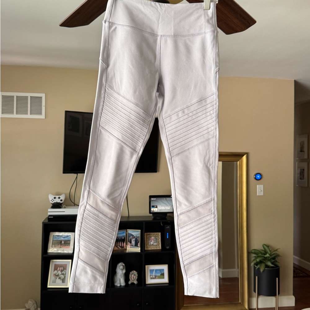Mondetta Light Gray Activewear Leggings